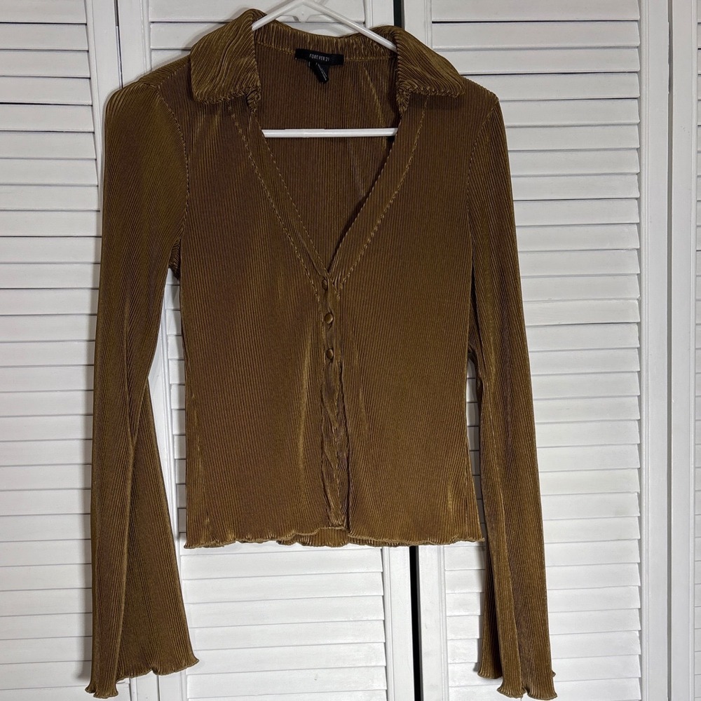 Forever 21 Bronze Plisse Pleated Long Sleeve Button Front Collared Top Small